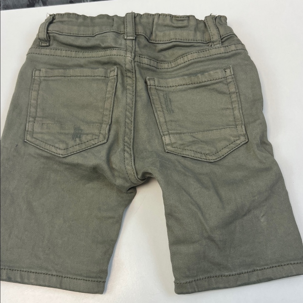Boy's cotton on‎ Olive Green Shorts - Picture 2 of 6